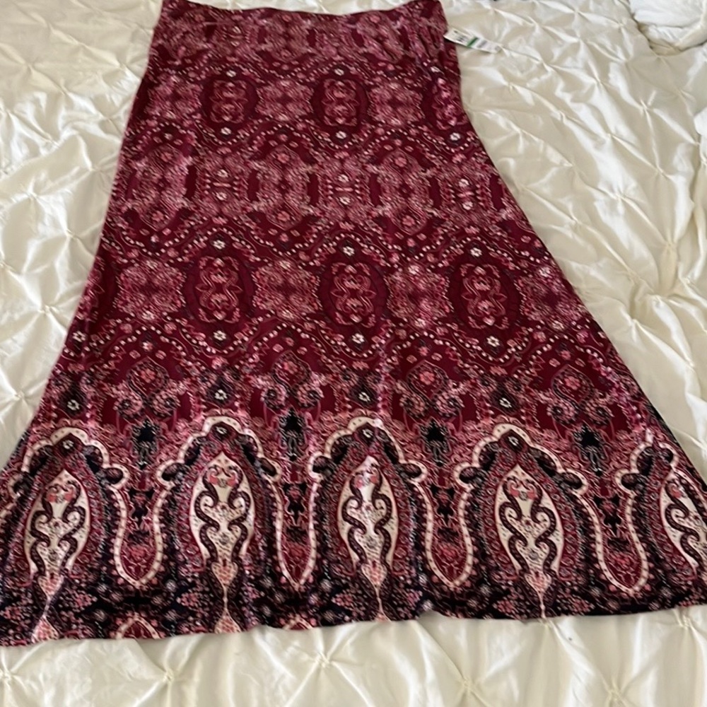 Style & Co. Flowing Maxi Skirt. Size L  Crimson Tide new